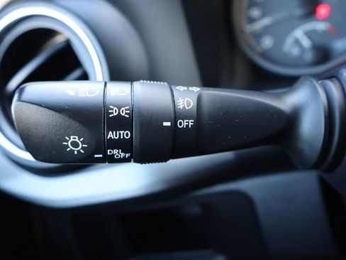 Used 2017 Toyota Tacoma TRD Sport image 33