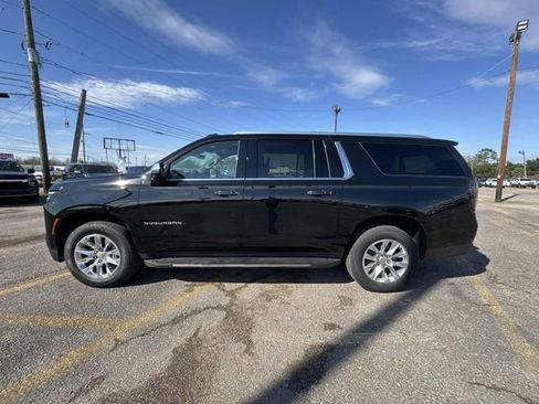 New 2026 Chevrolet Suburban Premier RWD image 19