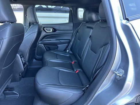 Used 2022 Jeep Compass High Altitude AWD/4WD image 11