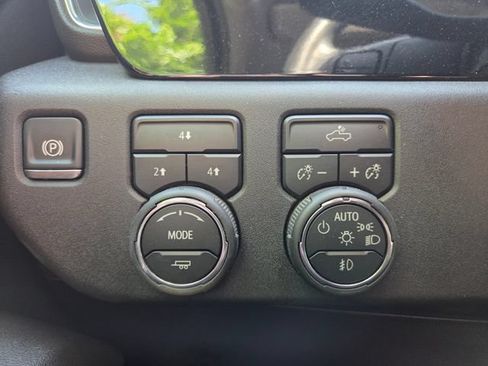 Used 2025 Chevrolet Silverado 2500 LT w/ Convenience Package AWD/4WD image 18