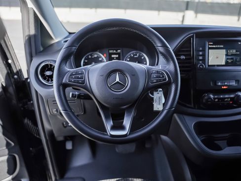 Used 2022 Mercedes-Benz Metris image 15