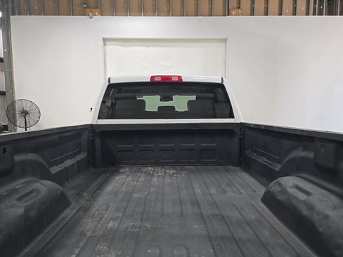 Used 2018 RAM 2500 Tradesman w/ Chrome Appearance Group AWD/4WD image 8