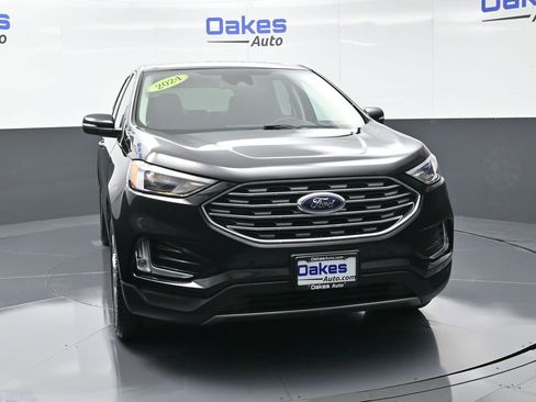 Used 2024 Ford Edge Titanium image 3