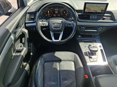 Certified 2019 Audi Q5 2.0T Premium Plus w/ Premium Plus Package AWD/4WD image 11