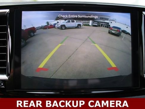 Used 2025 Chrysler Pacifica Limited FWD image 6