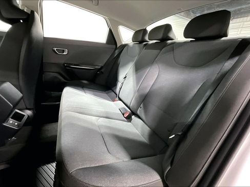 New 2025 Kia K4 LXS image 26