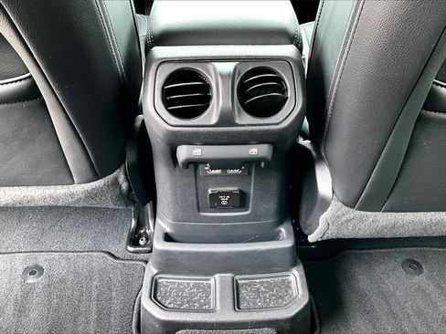 Certified 2022 Jeep Wrangler Unlimited Sahara image 16