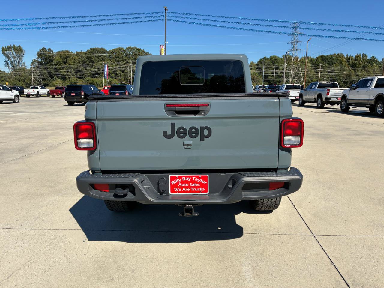 Used 2024 Jeep Gladiator Sport AWD/4WD image 6