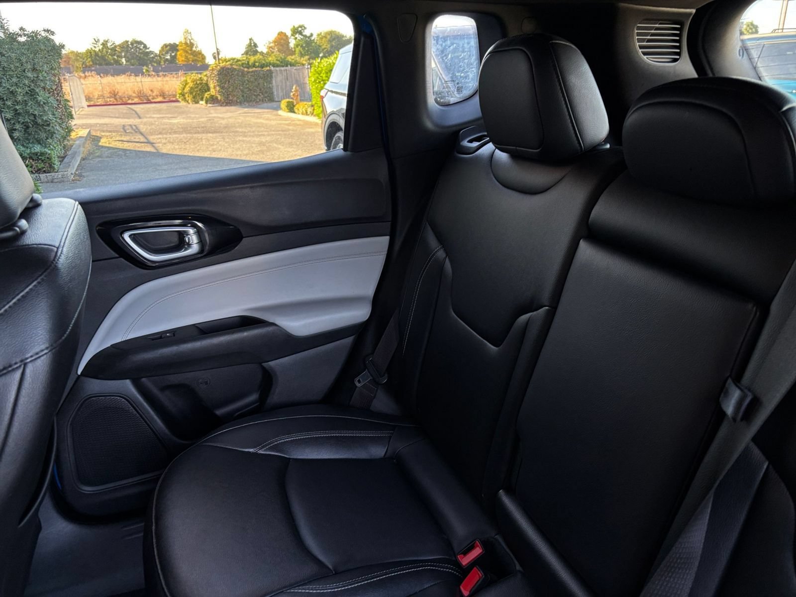 Used 2025 Jeep Compass Limited AWD/4WD image 39