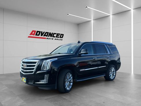 Used 2019 Cadillac Escalade Luxury AWD/4WD image 3