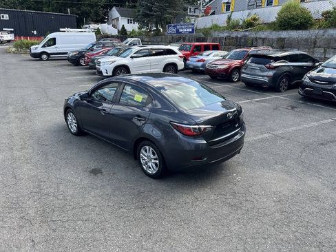 Used 2018 Toyota Yaris iA FWD image 4