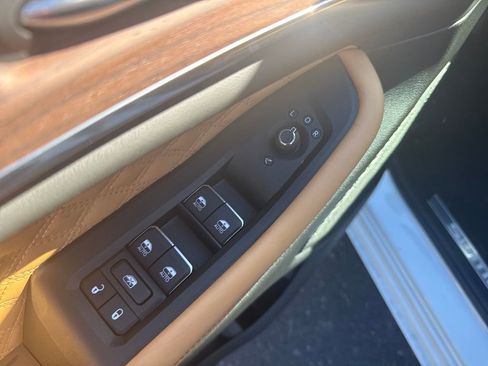 New 2025 Jeep Grand Cherokee Summit w/ Luxury Tech Group V image 19