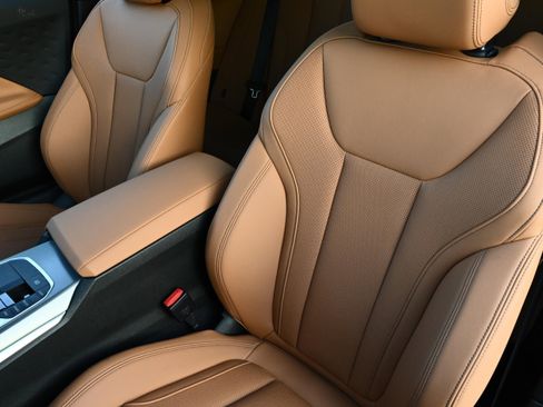 Certified 2025 BMW M240i Coupe image 9