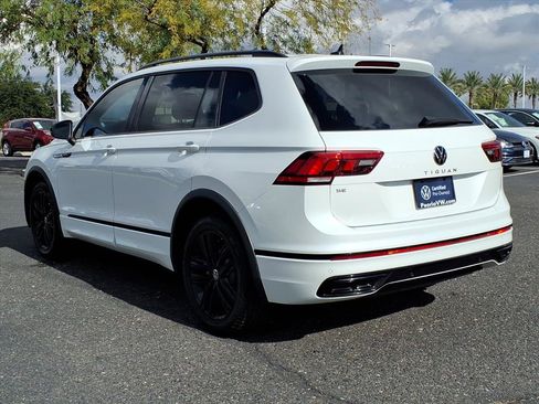 Certified 2022 Volkswagen Tiguan SE R-Line image 5