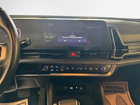 Used 2023 Kia Sportage EX image 22