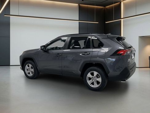 Used 2022 Toyota RAV4 XLE w/ Convenience Package image 3