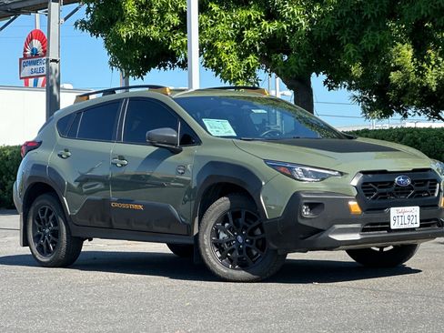 Used 2025 Subaru Crosstrek 2.5i Wilderness AWD/4WD image 2