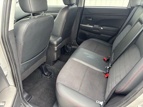 Used 2023 Mitsubishi Outlander Sport SE image 29