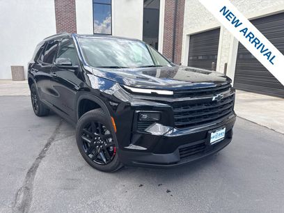 Used 2025 Chevrolet Traverse LT w/ Midnight/Sport Edition