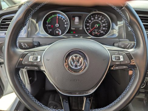 Used 2019 Volkswagen e-Golf SE w/ Driver Assistance Package image 26
