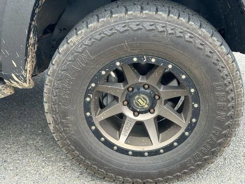 Used 2019 Toyota 4Runner SR5 AWD/4WD image 14