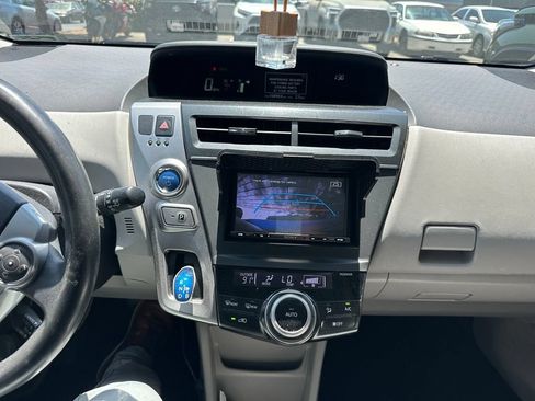 Used 2017 Toyota Prius V Three FWD image 9