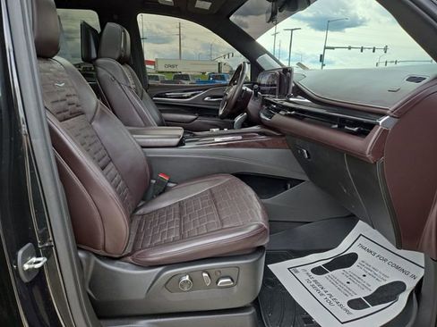 Used 2021 Cadillac Escalade Premium Luxury Platinum AWD/4WD image 43