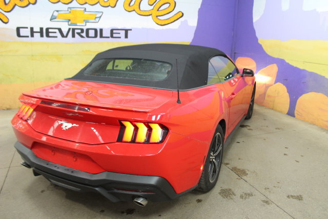 Used 2025 Ford Mustang Premium RWD image 8