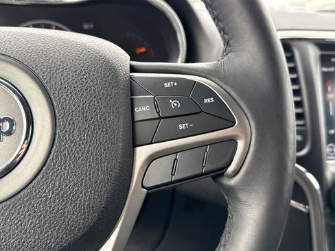 Used 2018 Jeep Grand Cherokee Limited image 36