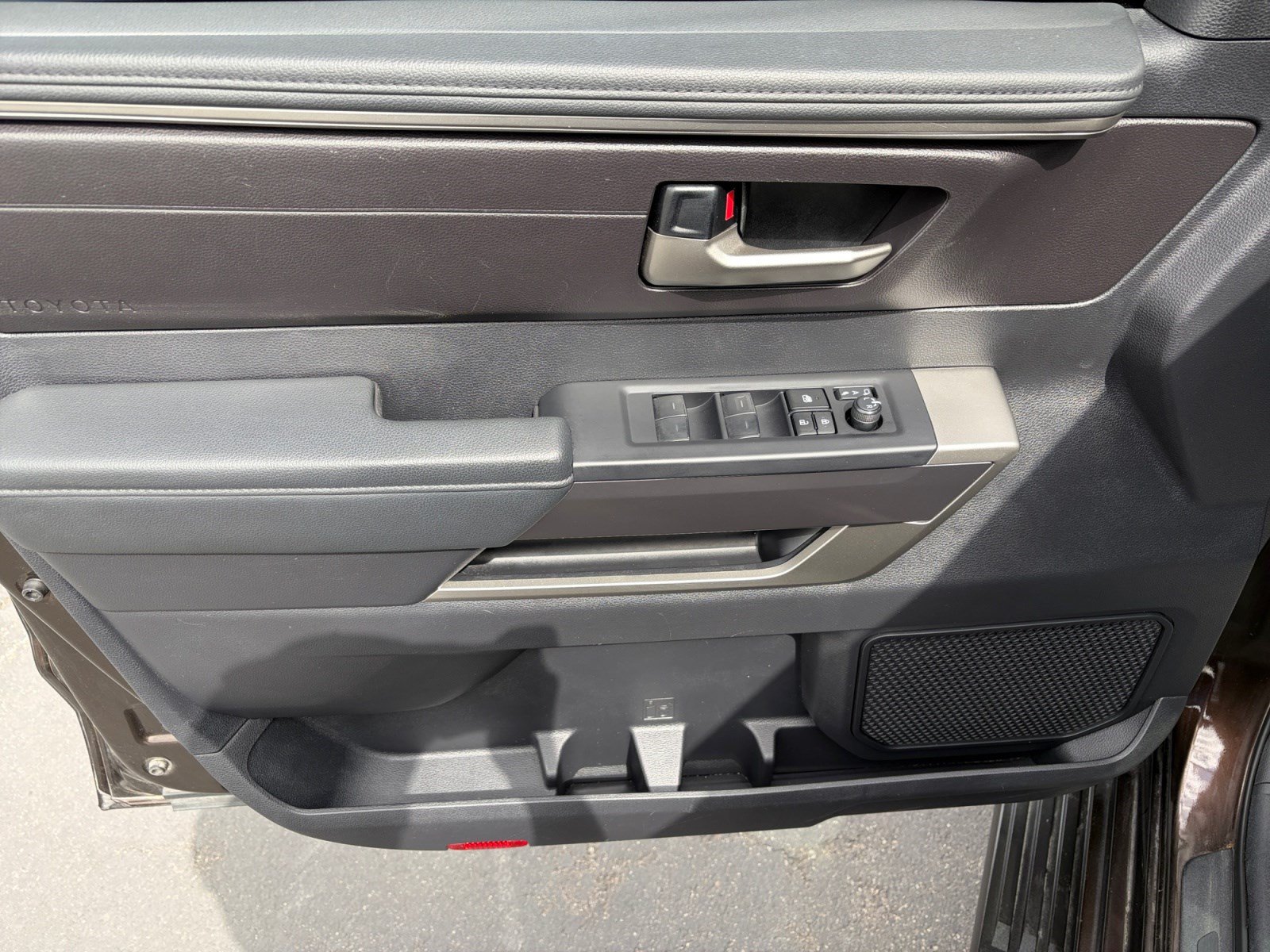 Certified 2023 Toyota Sequoia SR5 AWD/4WD image 9