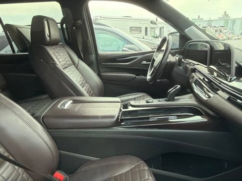 Used 2023 Cadillac Escalade Sport Platinum AWD/4WD image 2