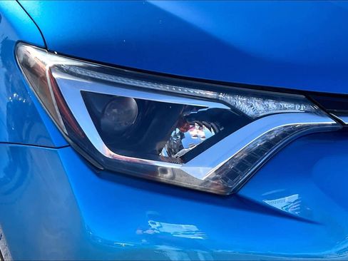 Used 2018 Toyota RAV4 LE image 26