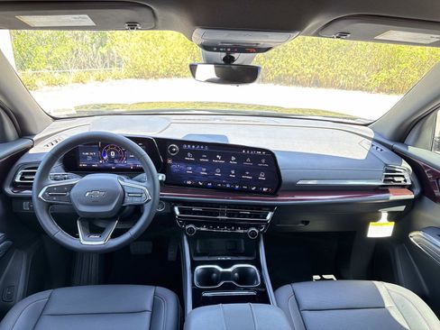 New 2026 Chevrolet Traverse Z71 w/ Driver Confidence Package AWD/4WD image 13