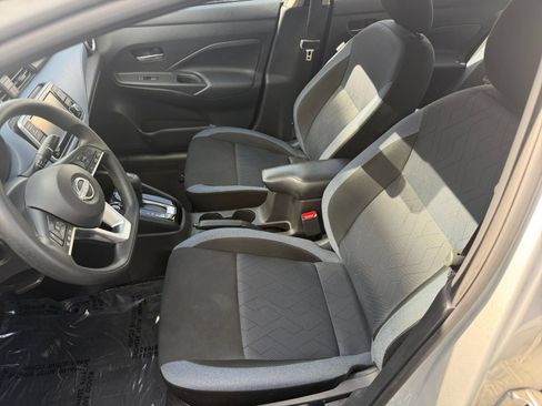Used 2025 Nissan Versa SV FWD image 28