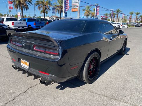 Used 2022 Dodge Challenger GT RWD image 7