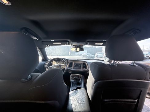 Used 2022 Dodge Challenger GT image 13