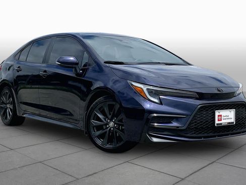 Used 2024 Toyota Corolla SE FWD image 3
