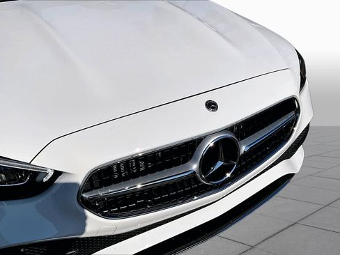 Used 2025 Mercedes-Benz C 300 4MATIC Sedan image 30