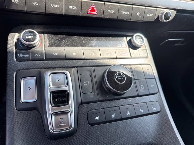 Used 2024 Hyundai Palisade Limited FWD image 17
