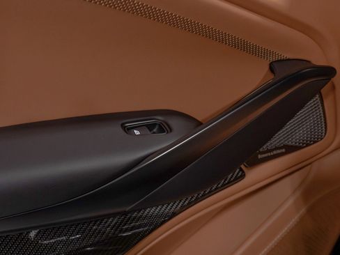 Used 2025 Aston Martin DBX 707 image 39