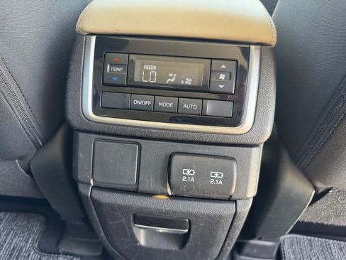 Used 2019 Subaru Ascent Premium AWD/4WD image 21
