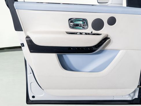 Used 2023 Rolls-Royce Cullinan Black Badge image 36