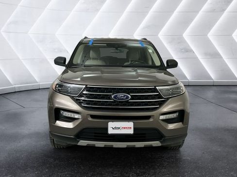 Used 2021 Ford Explorer XLT w/ Equipment Group 202A AWD/4WD image 2
