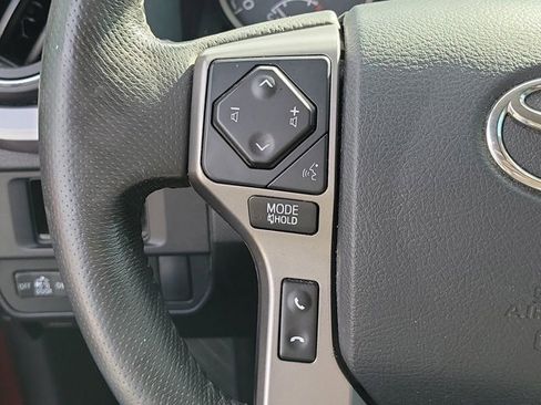 Used 2017 Toyota Tacoma SR5 image 30