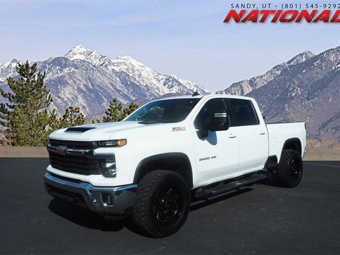 Used 2024 Chevrolet Silverado 2500 LT image 1
