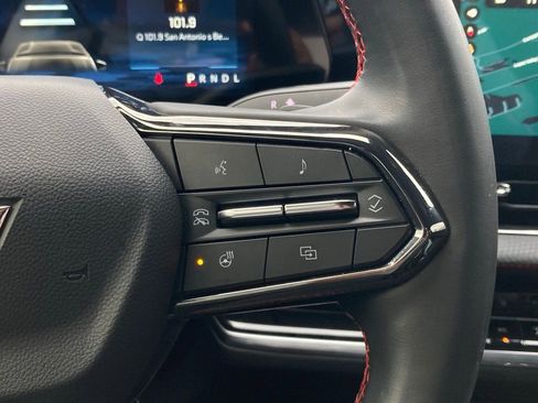 Used 2025 Chevrolet Equinox RS image 16