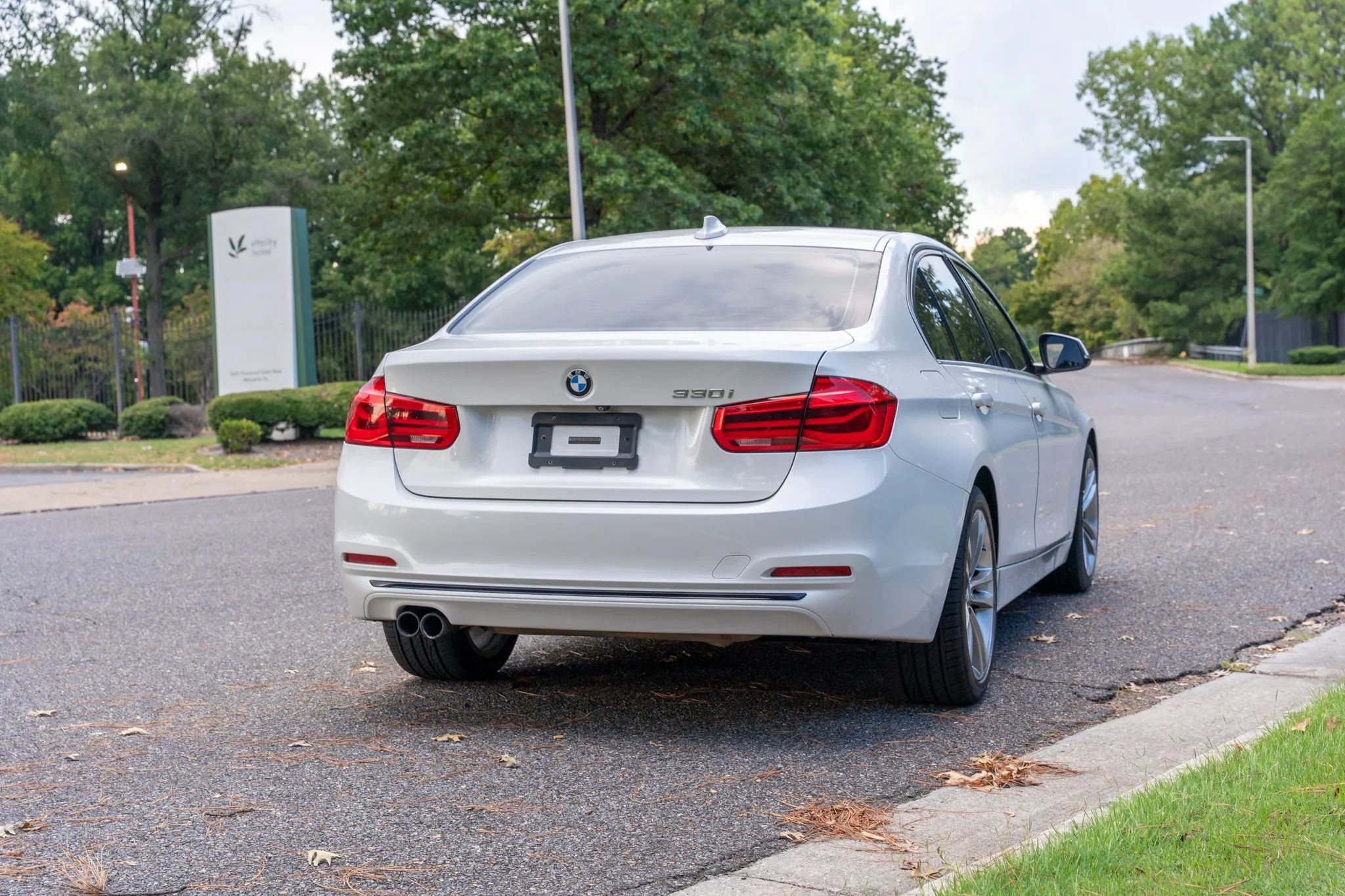 Used 2018 BMW 330i Sedan RWD image 6