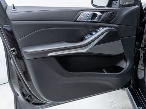 Used 2022 BMW X7 M50i w/ Executive Package image 27