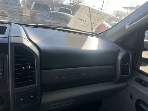 Used 2021 Ford F250 XL w/ Power Equipment Group image 23