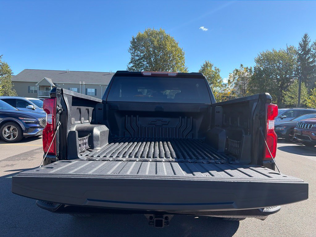 Used 2020 Chevrolet Silverado 1500 Custom w/ Custom Value Package AWD/4WD image 13